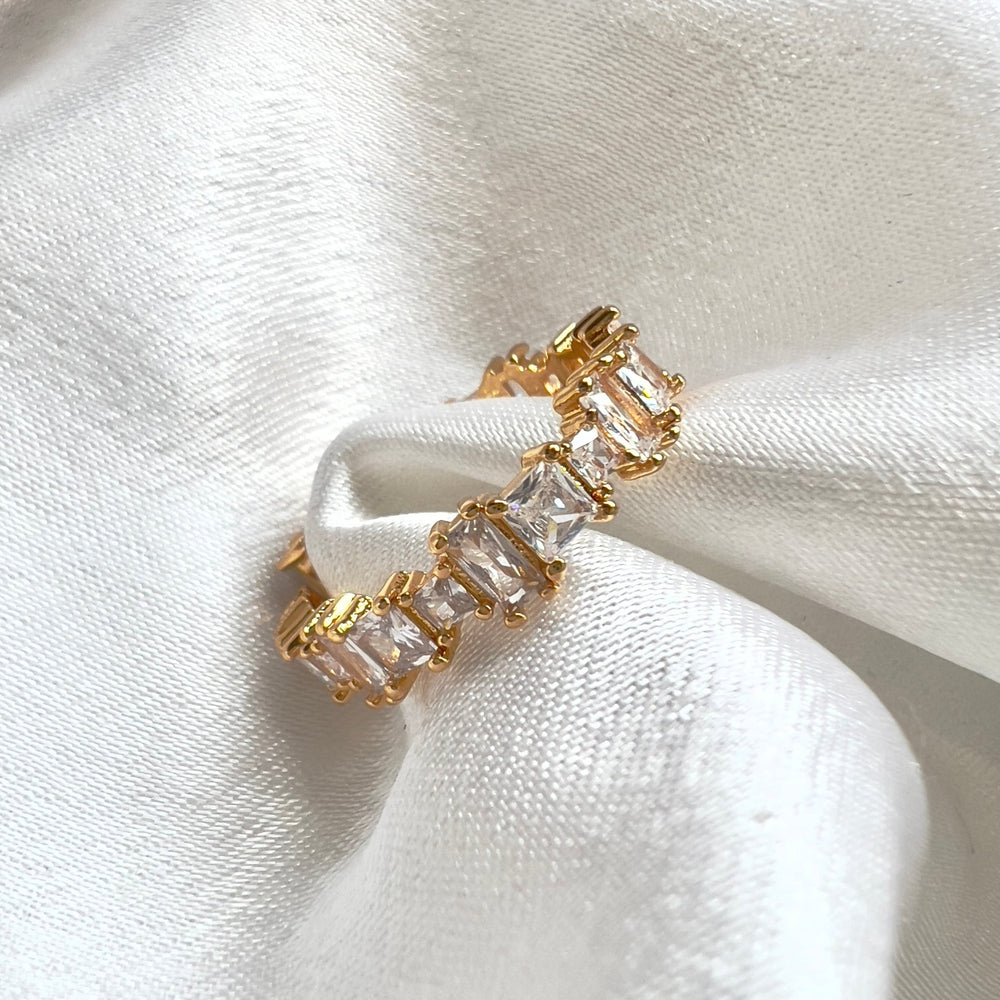 Dilan White ring - Hera Jewellery
